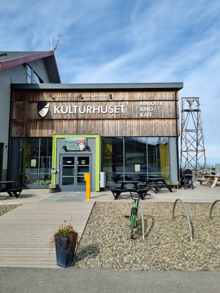 20250716_113148-768x1024 La biblioteca delle Svalbard